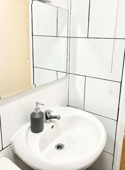 Gorgeous Flat 10 Min Walk To Stadium Free Parking London Luaran gambar